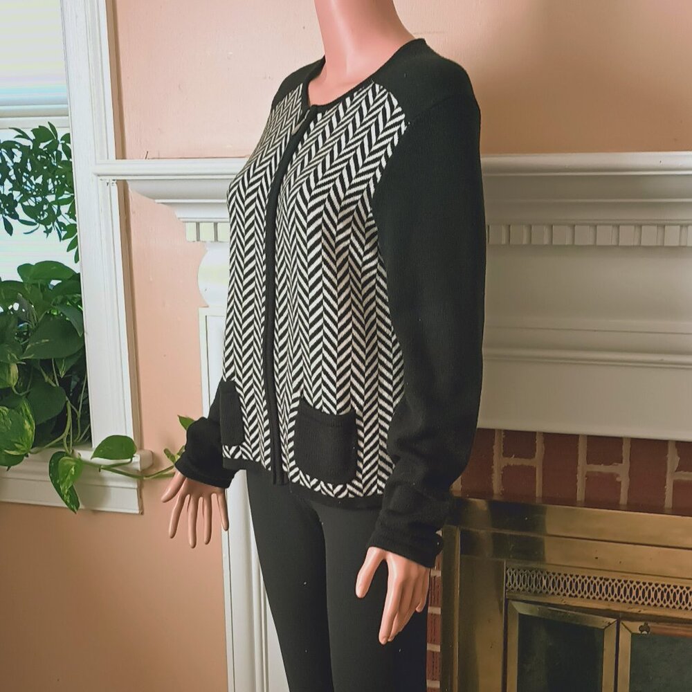 Chaps Chevron Print Sweater PL Black & White Front Zip Up Cardigan Front Pockets